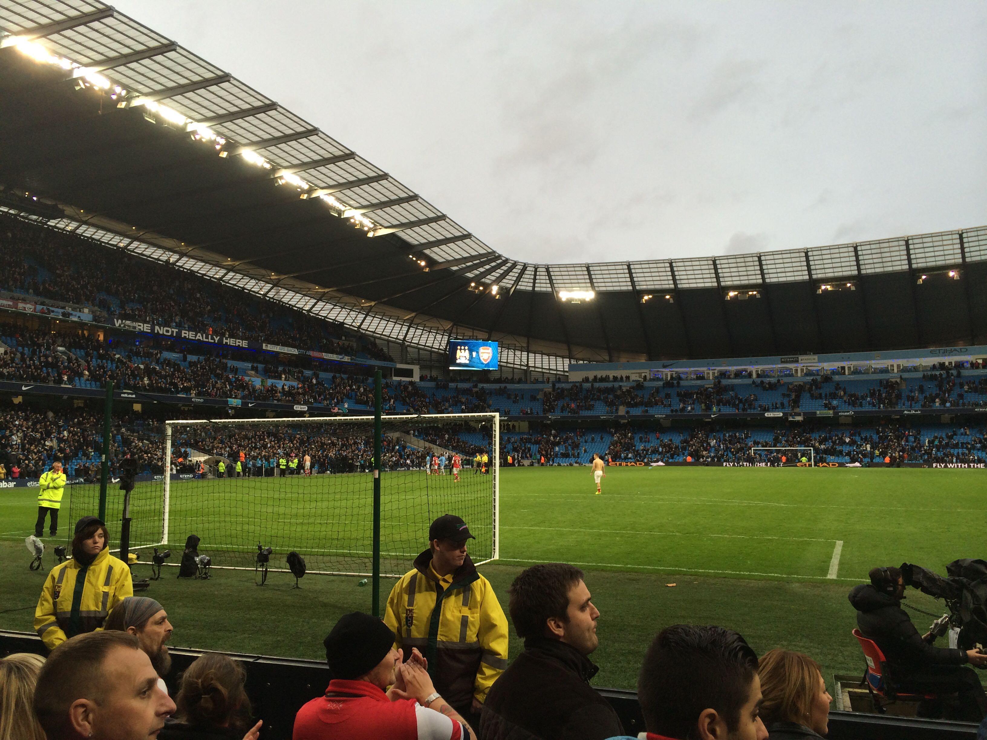 西蒙尼以铁 西蒙尼以铁